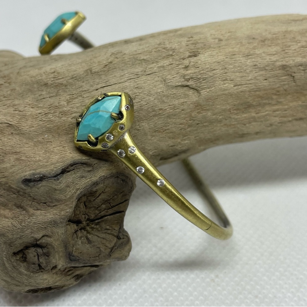 NIB Kendra Scott Gold Turquoise Howlite Cuff Bracelet - Picture 2 of 9